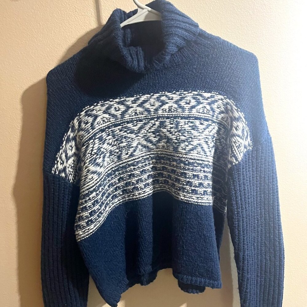 American Eagle Sweater